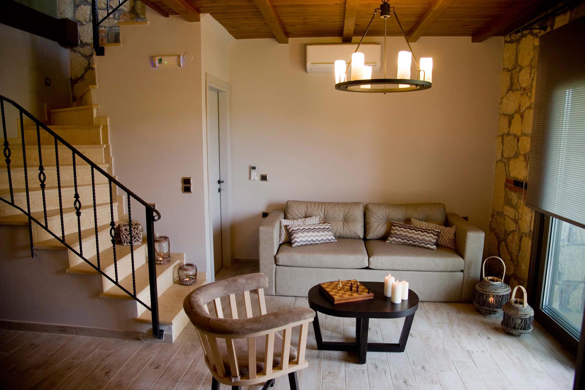 Tiara Holidays - Five Sense Luxury Villas - Osfrisi - living room